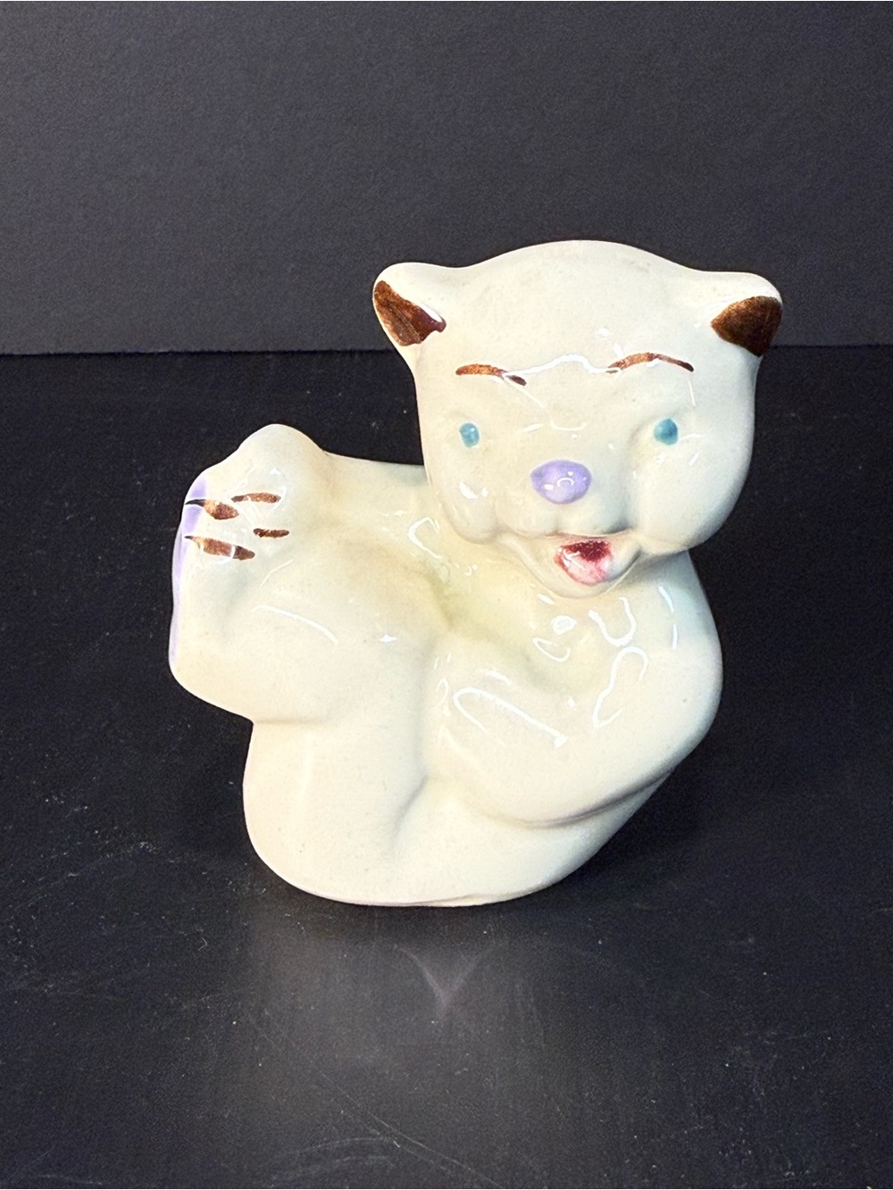 Rare 1930-1940 vintage Shawnee Pottery "Tumbling Bear" figurine